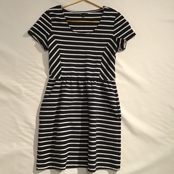 GAP striped dress *w/ pockets* - Picture 1 of 3